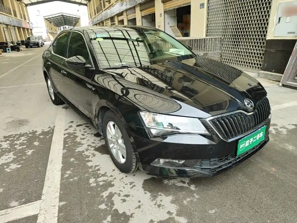 Skoda Superb — миниатюра 4