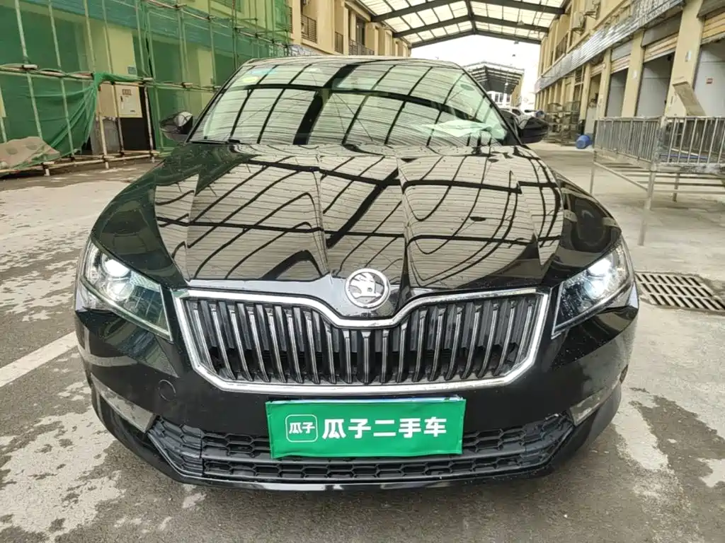 Skoda Superb — миниатюра 3