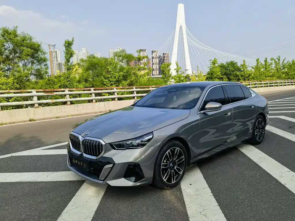 BMW 5 Series 2024