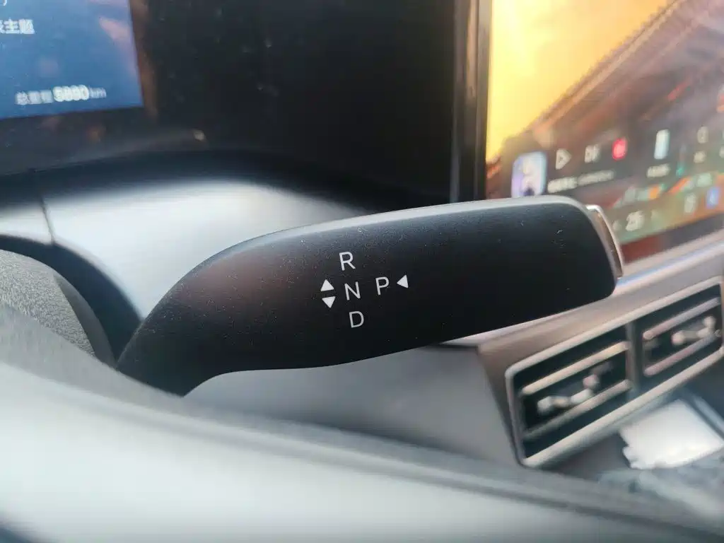BYD L DM-i — миниатюра 10