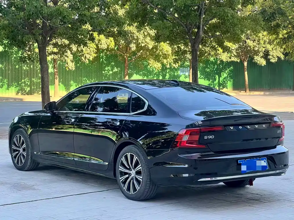 Volvo S90 — миниатюра 7