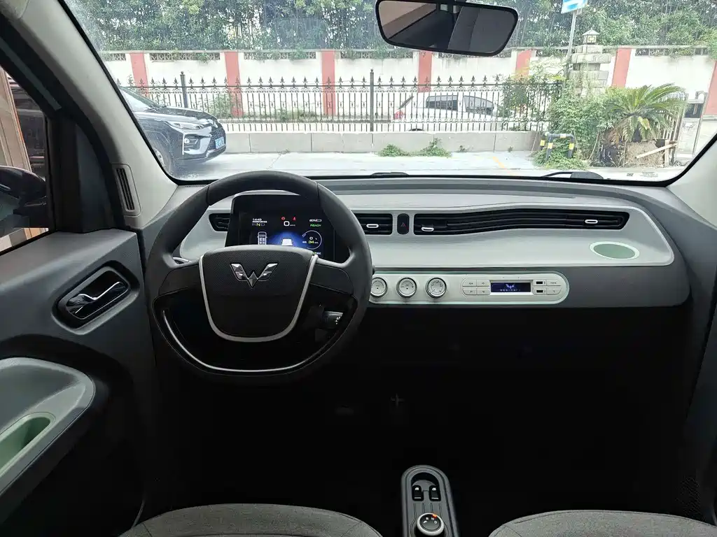 Wuling MINIEV — миниатюра 10