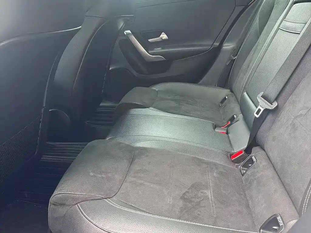 Mercedes-Benz A-Class — миниатюра 6