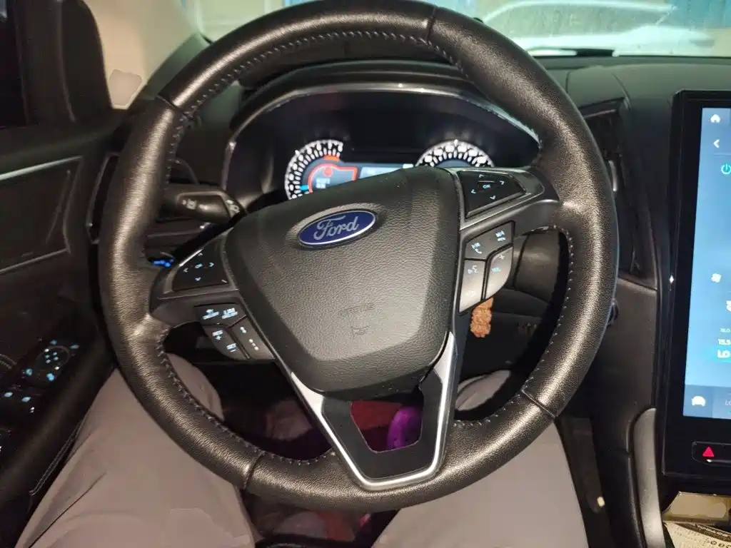 Ford Edge — миниатюра 11