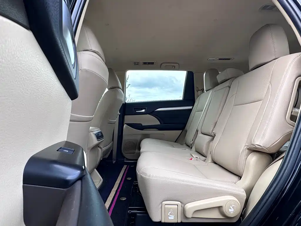 Toyota Highlander — миниатюра 6