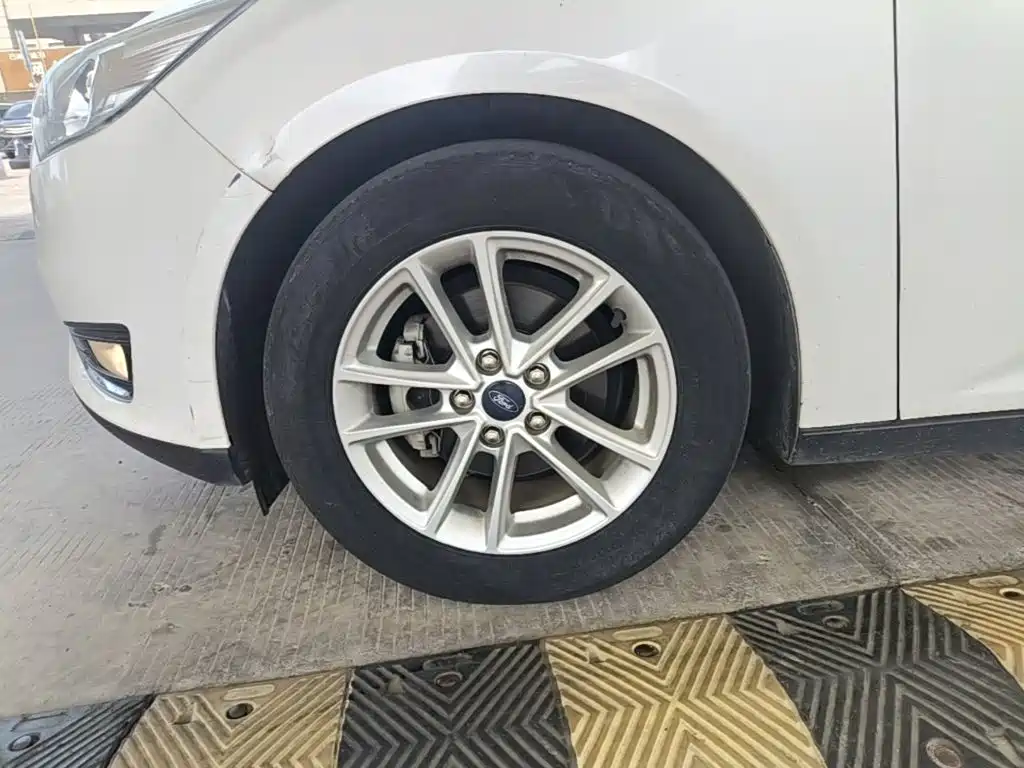 Ford Focus — миниатюра 23