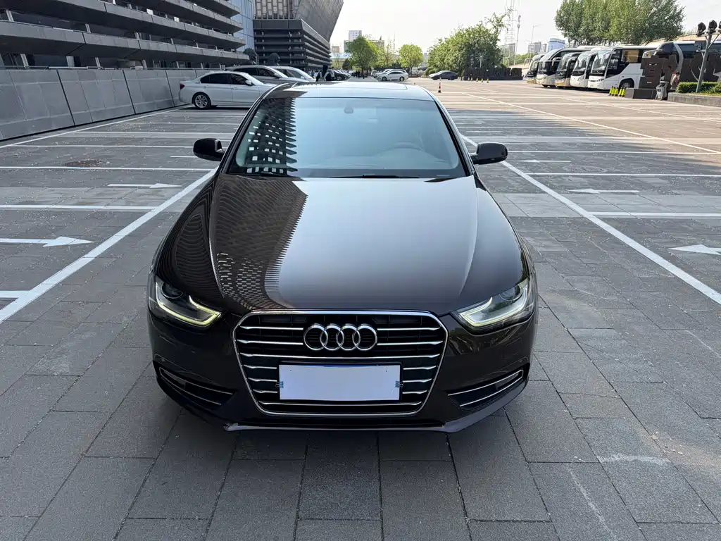 Купить Audi A4L