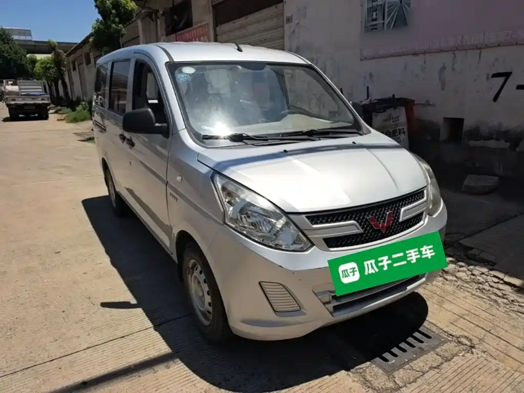 Wuling Rongguang V — миниатюра 4