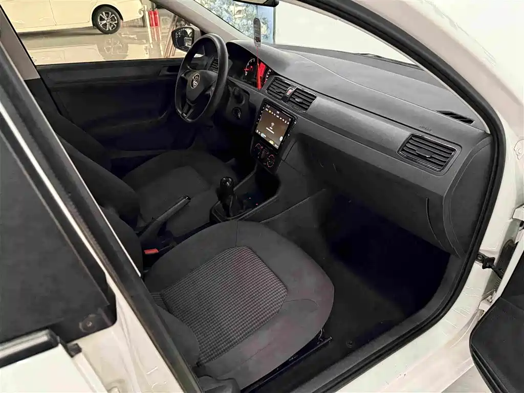 Volkswagen Santana — миниатюра 8