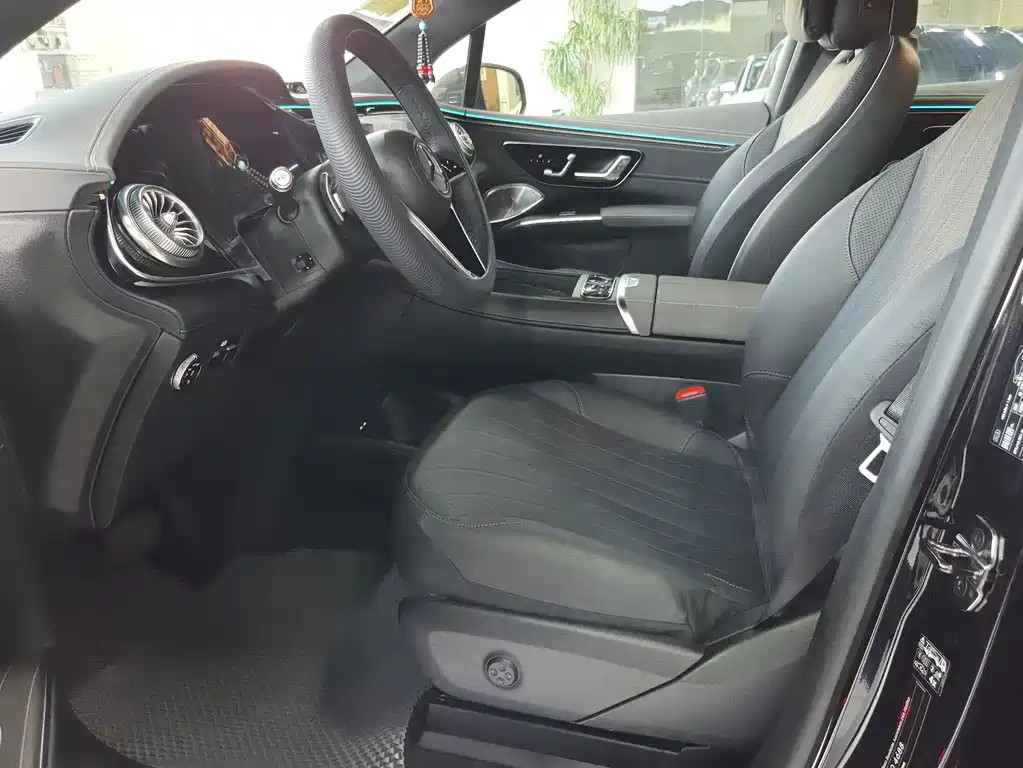 Mercedes-Benz EQS SUV — миниатюра 20
