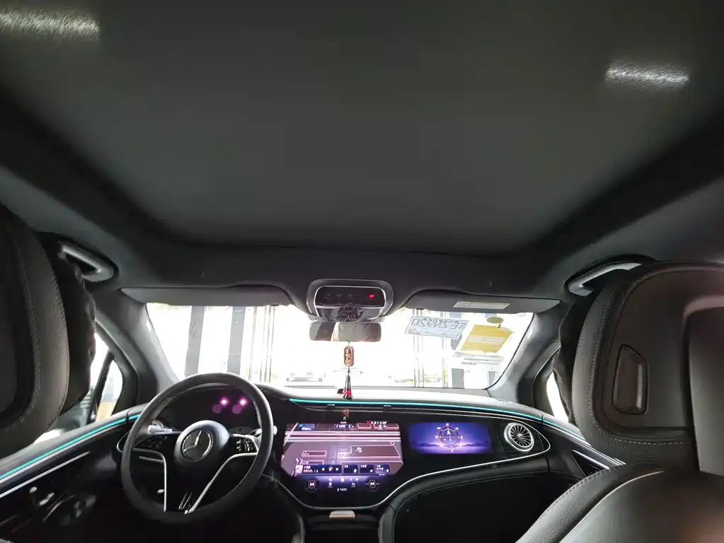Mercedes-Benz EQS SUV — миниатюра 15