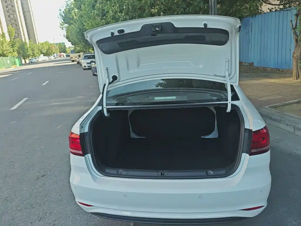 Volkswagen Lavida — миниатюра 19