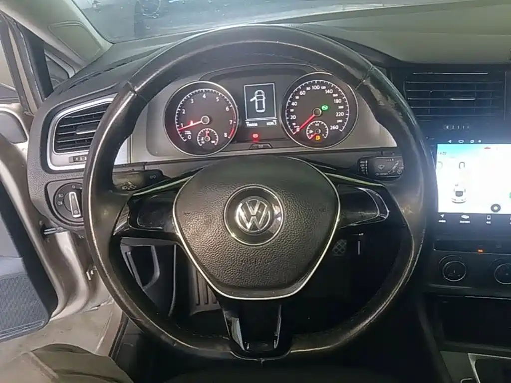 Volkswagen Golf — миниатюра 11
