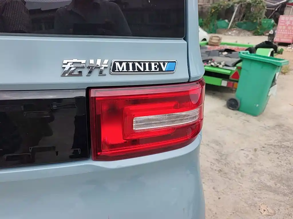 Wuling MINIEV — миниатюра 8
