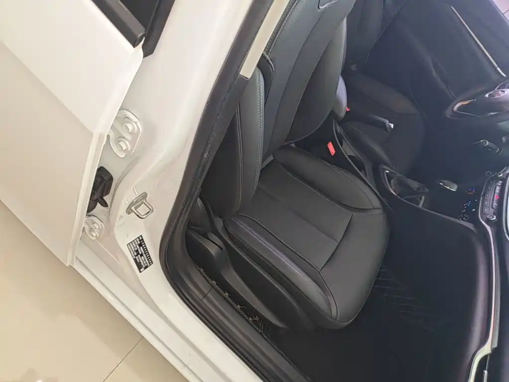 Buick Excelle — миниатюра 25