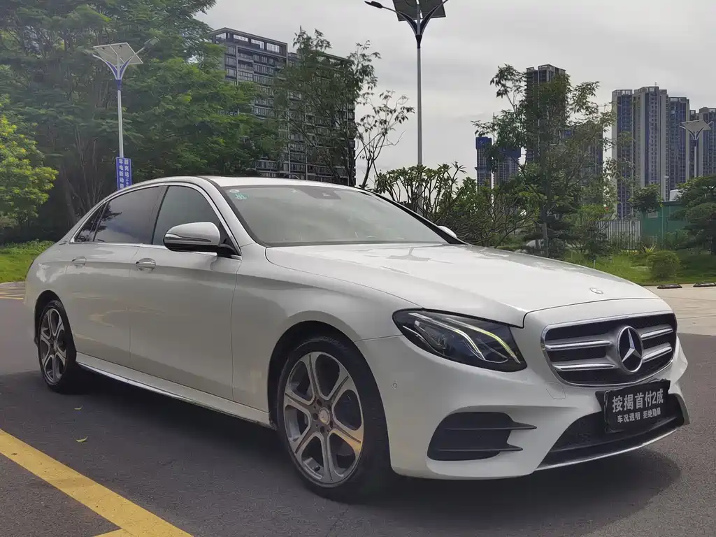 Mercedes-Benz E-Class — миниатюра 2