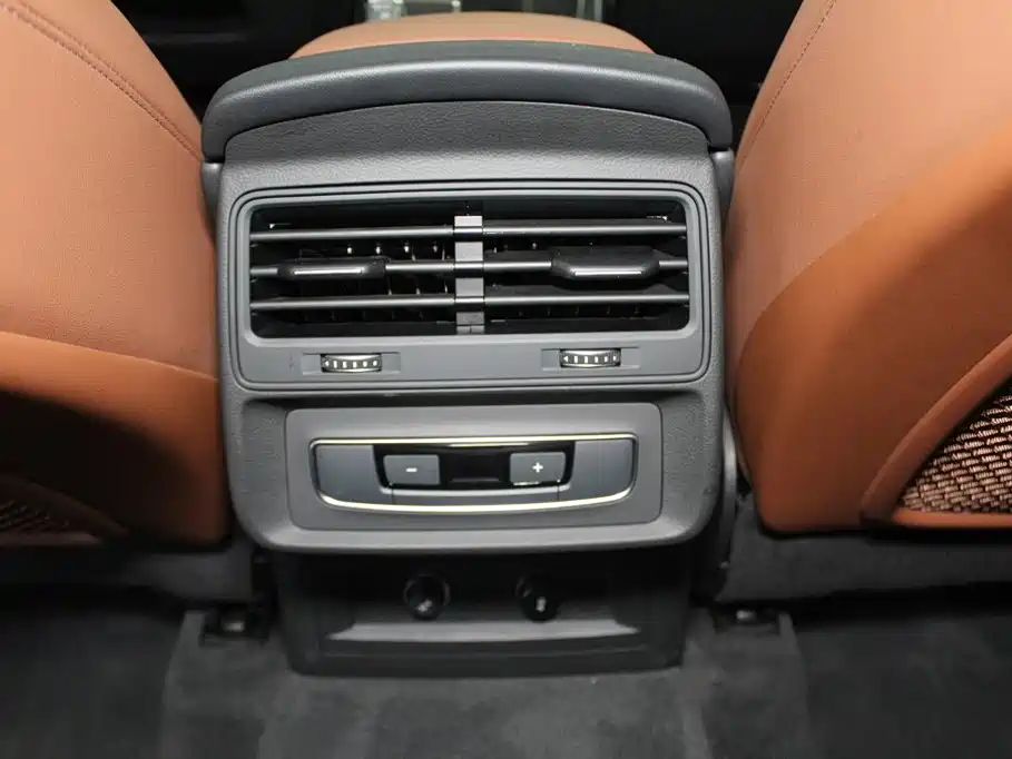 Audi Q7 — миниатюра 10