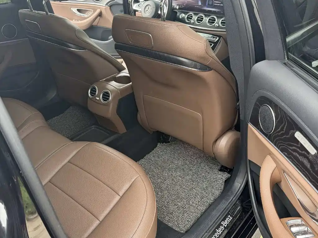Mercedes-Benz E-Class — миниатюра 3