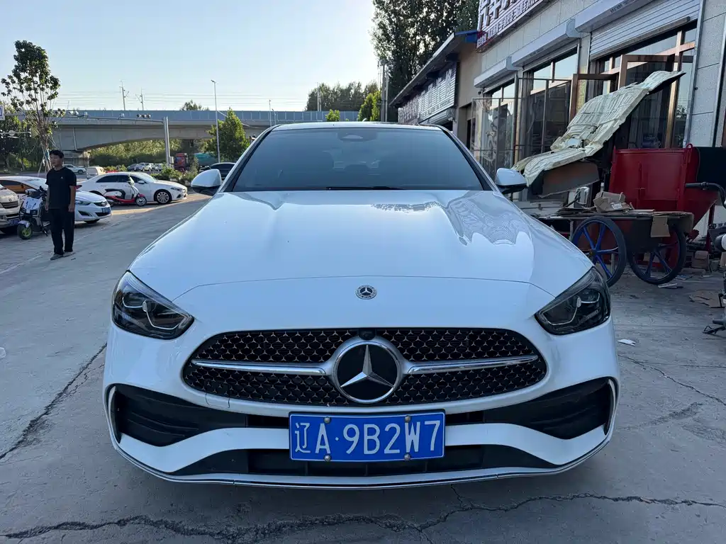 Mercedes-Benz C-Class — миниатюра 2