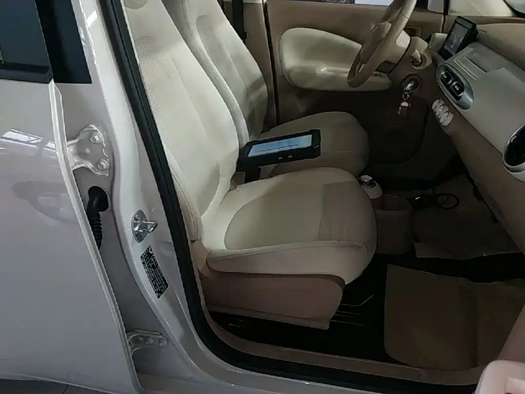 Wuling MINIEV — миниатюра 25