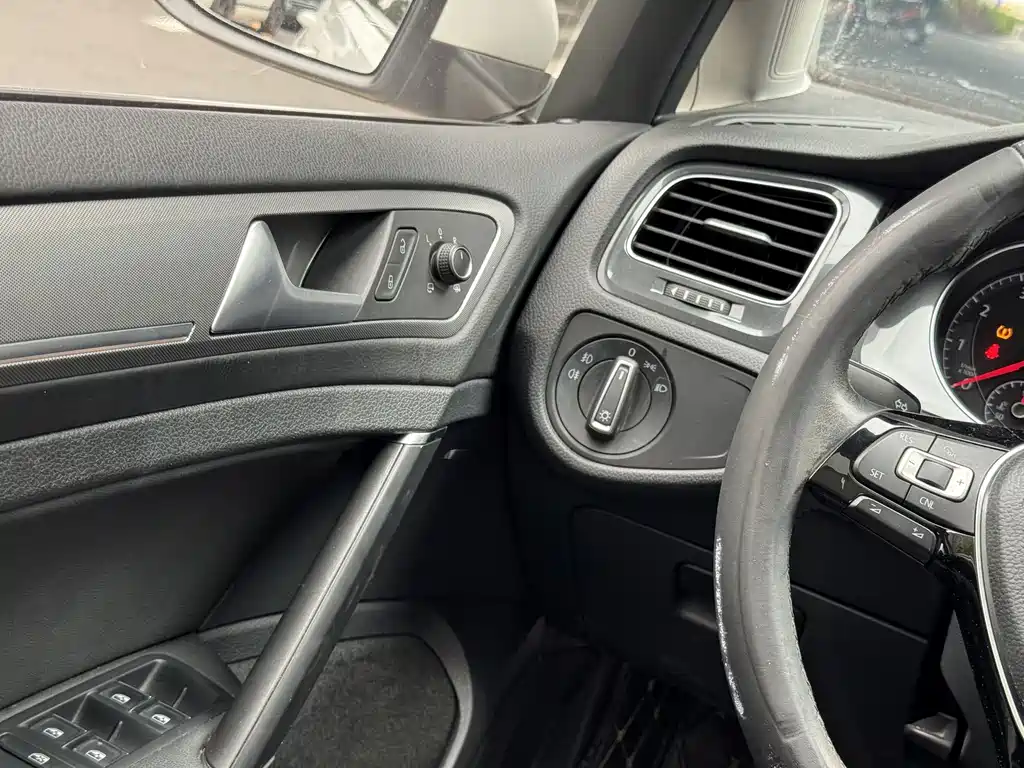 Volkswagen Golf — миниатюра 14
