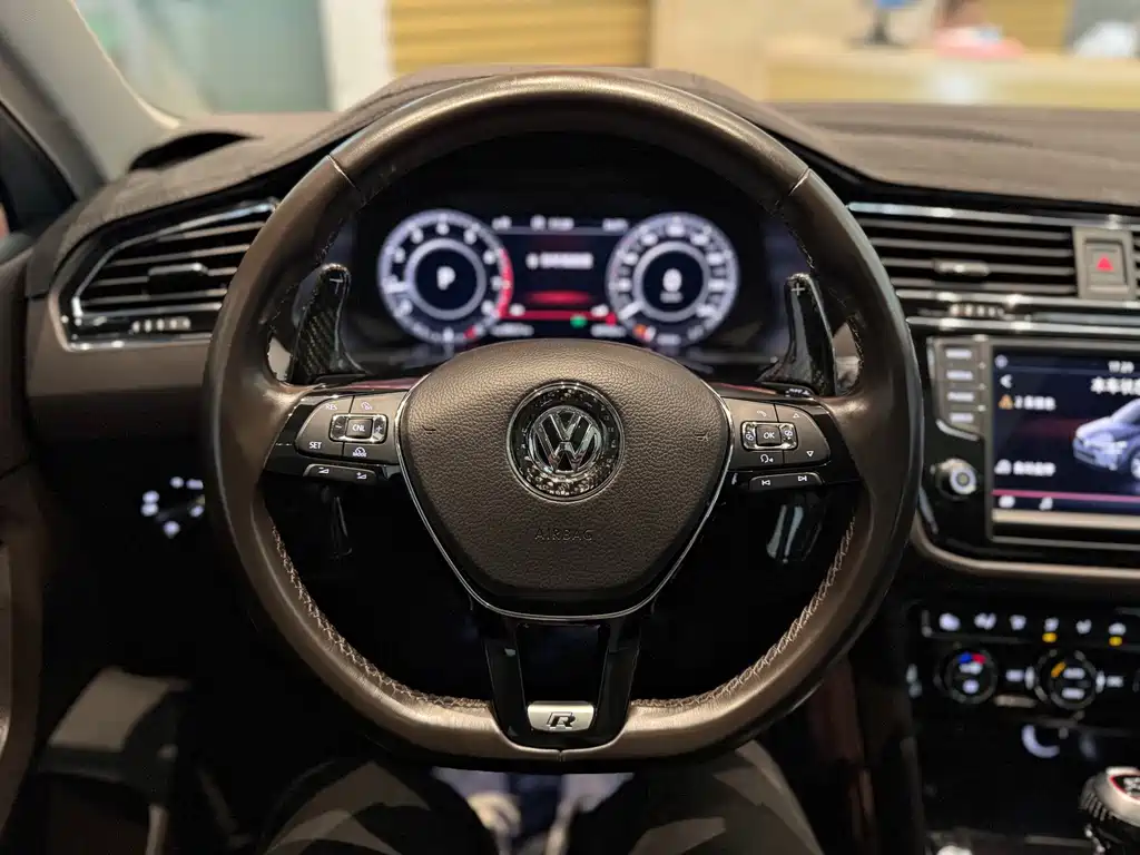 Volkswagen Tiguan L — миниатюра 12
