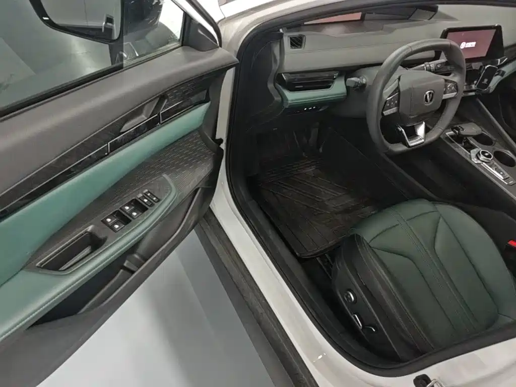 Changan UNI-V iDD — миниатюра 16