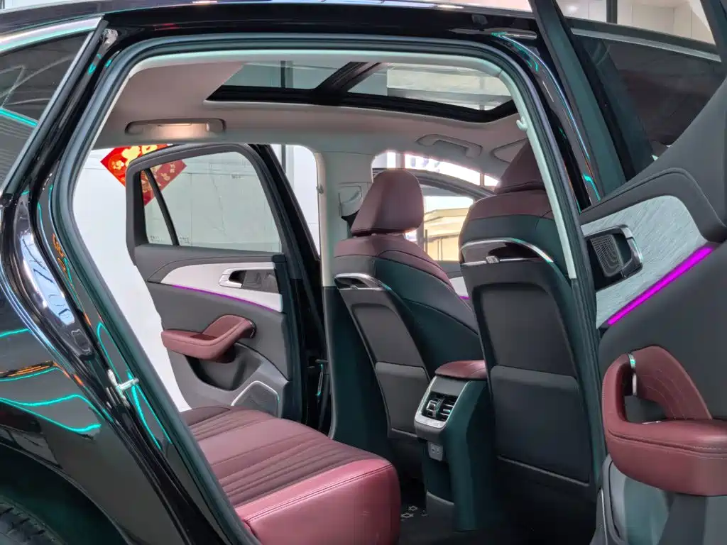 Hongqi Hongqi H5 — миниатюра 8
