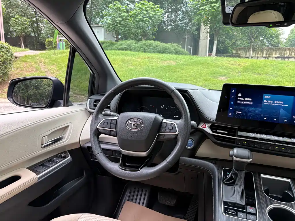 Toyota Sienna 2.5L Hybrid Supreme Edition, фото 11