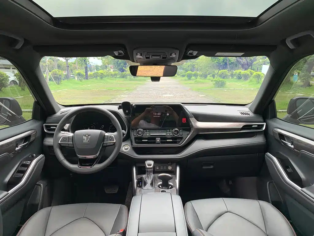 Toyota Crown Kluger — миниатюра 13