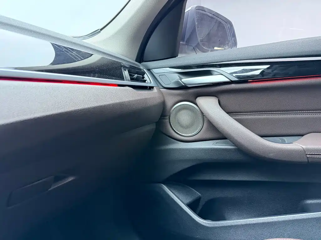 BMW X1 — миниатюра 13