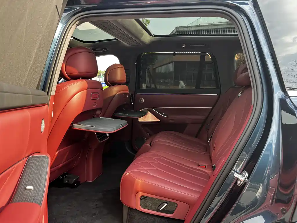 AITO ASK THE WORLD M8