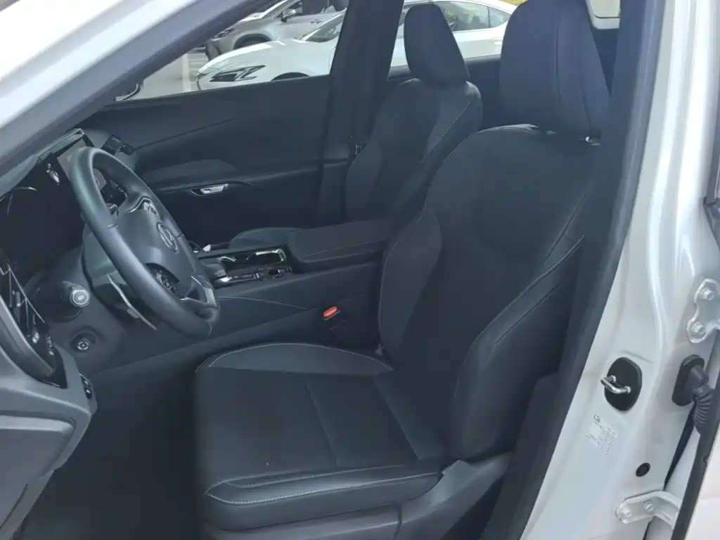 Lexus RX — миниатюра 15