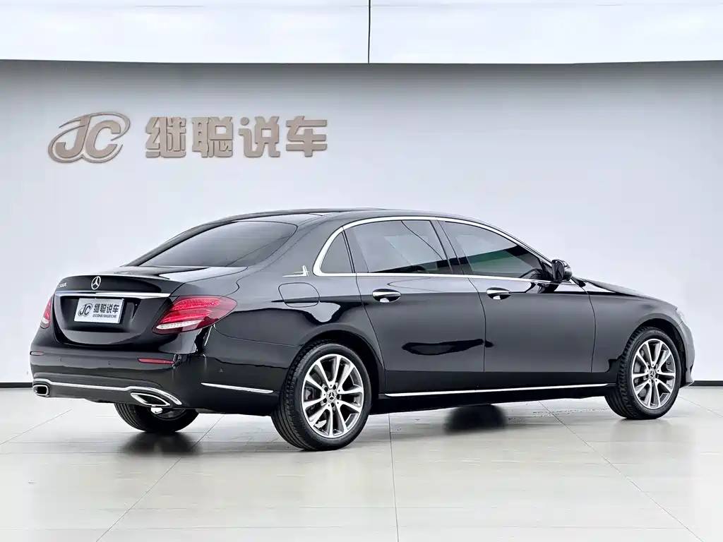 Mercedes-Benz E-Class — миниатюра 15