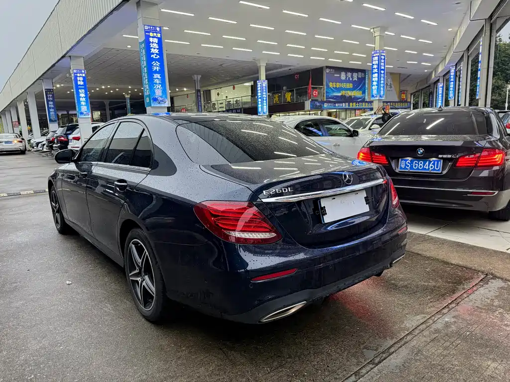 Mercedes-Benz E-Class (Import) — миниатюра 10