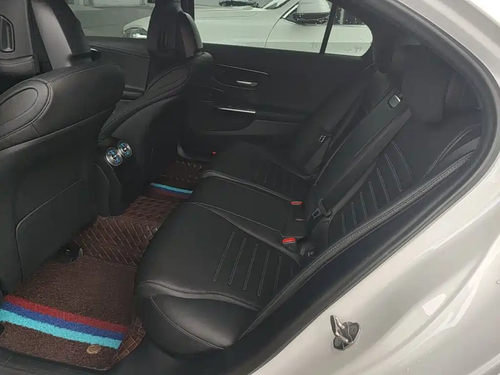 Mercedes-Benz C-Class — миниатюра 17