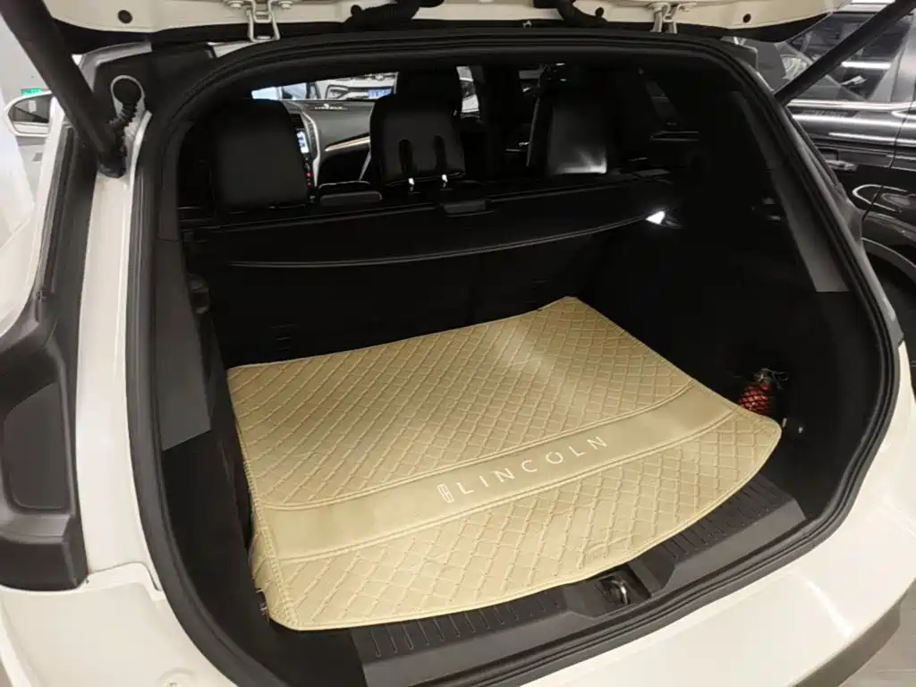 Lincoln MKC — миниатюра 19