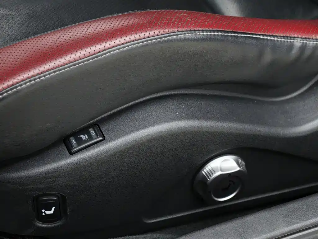 Nissan GT-R — миниатюра 4
