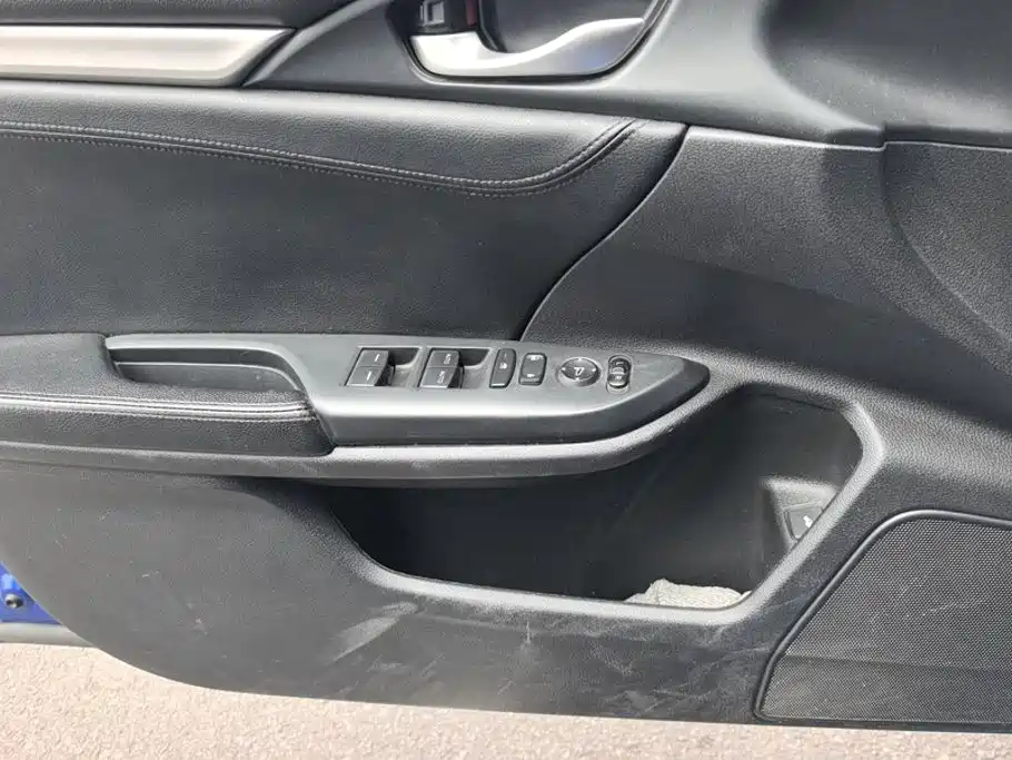Honda Civic — миниатюра 7