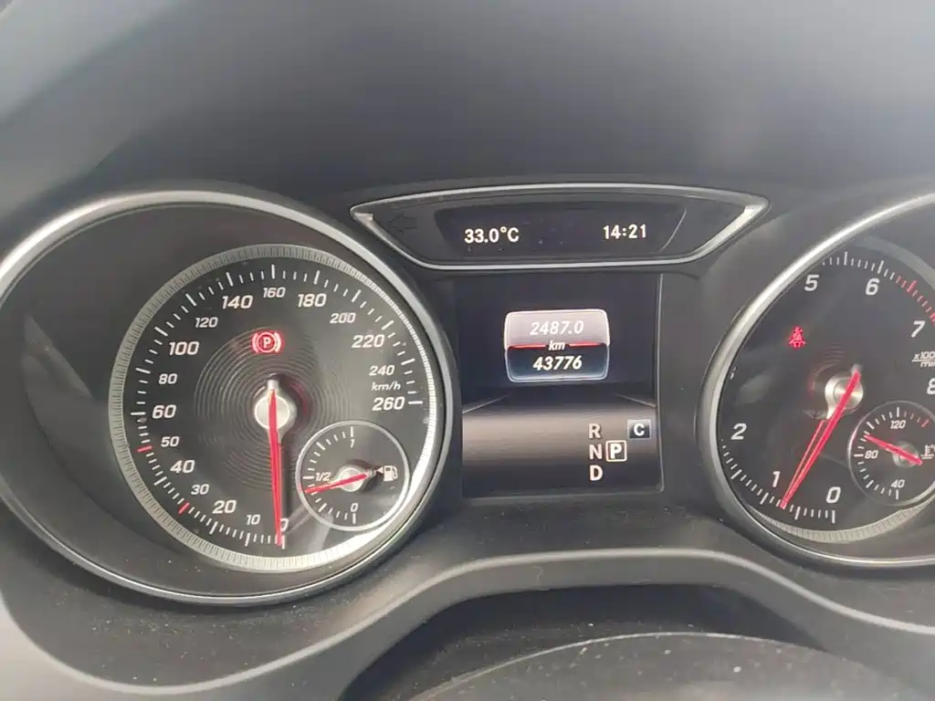 Mercedes-Benz GLA — миниатюра 12