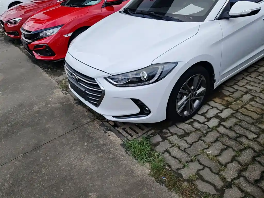Hyundai Elantra — миниатюра 24