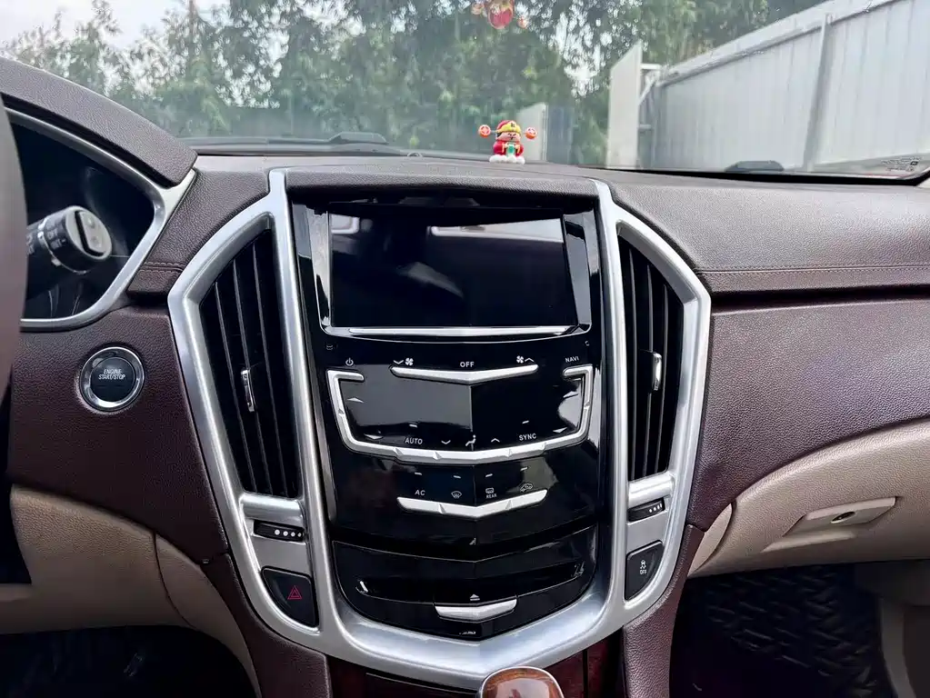 Cadillac SRX — миниатюра 13