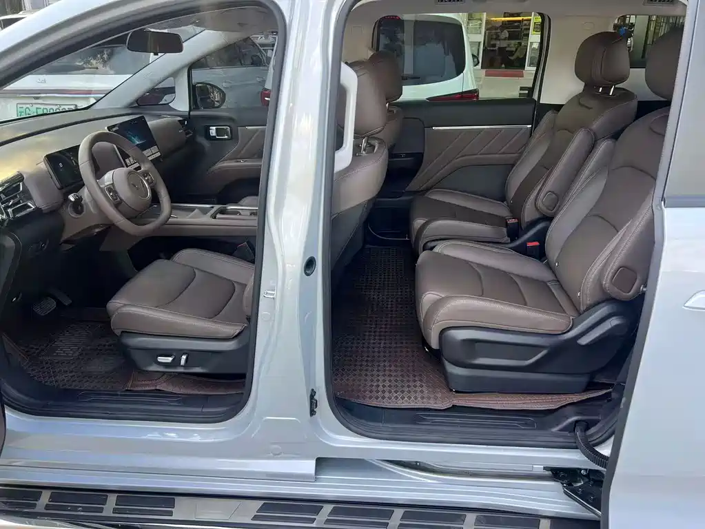 Wuling Xingguang 730 New Energy — миниатюра 7