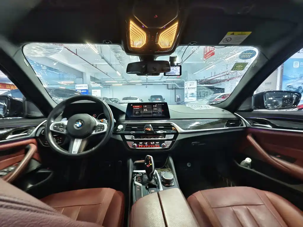 BMW 5 Series — миниатюра 9