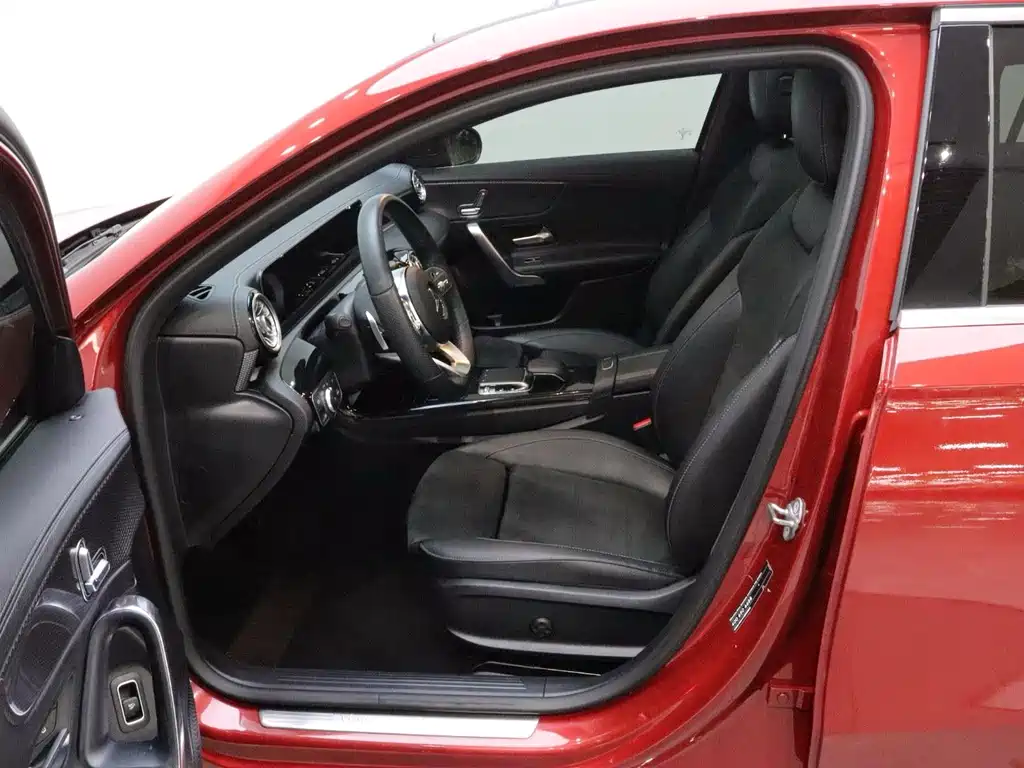 Mercedes-Benz A-Class — миниатюра 11