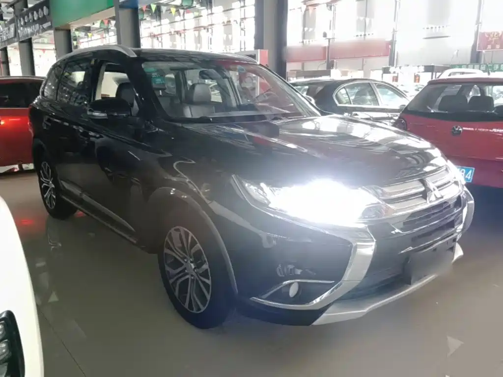 Mitsubishi Outlander — миниатюра 4