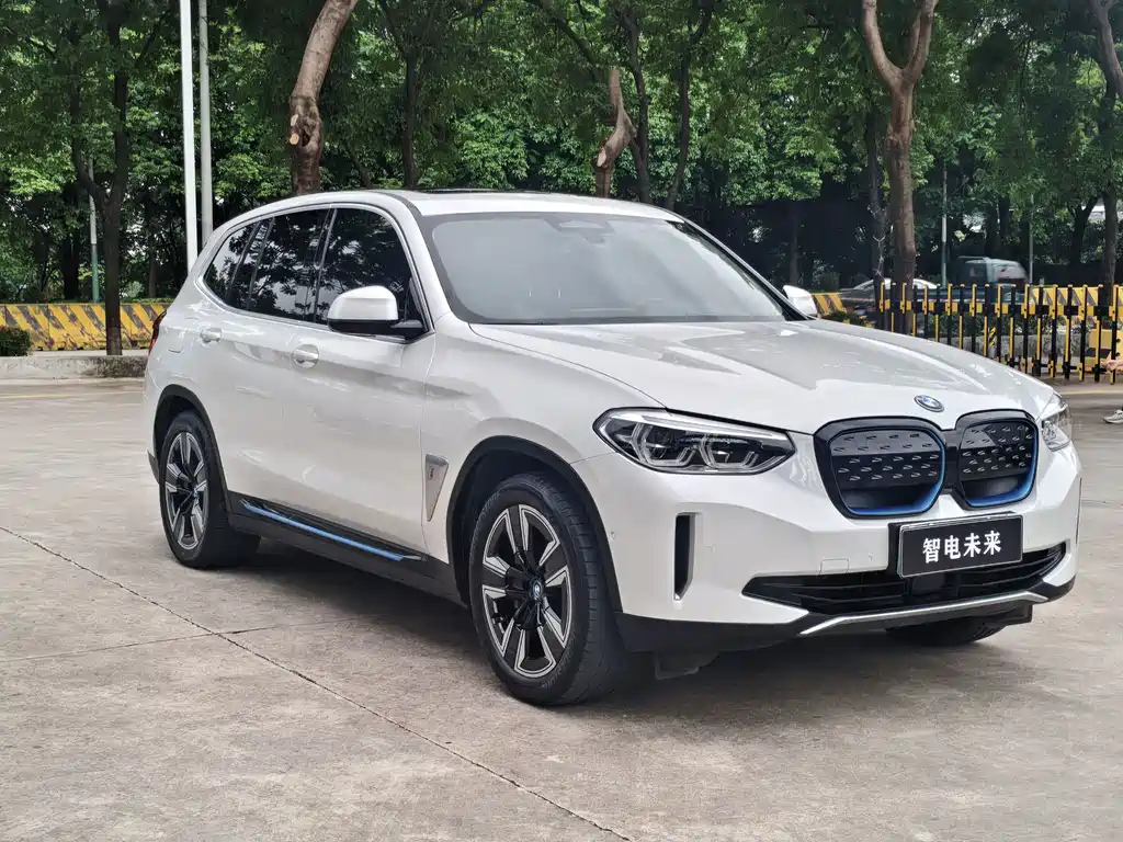 BMW iX3 — миниатюра 4