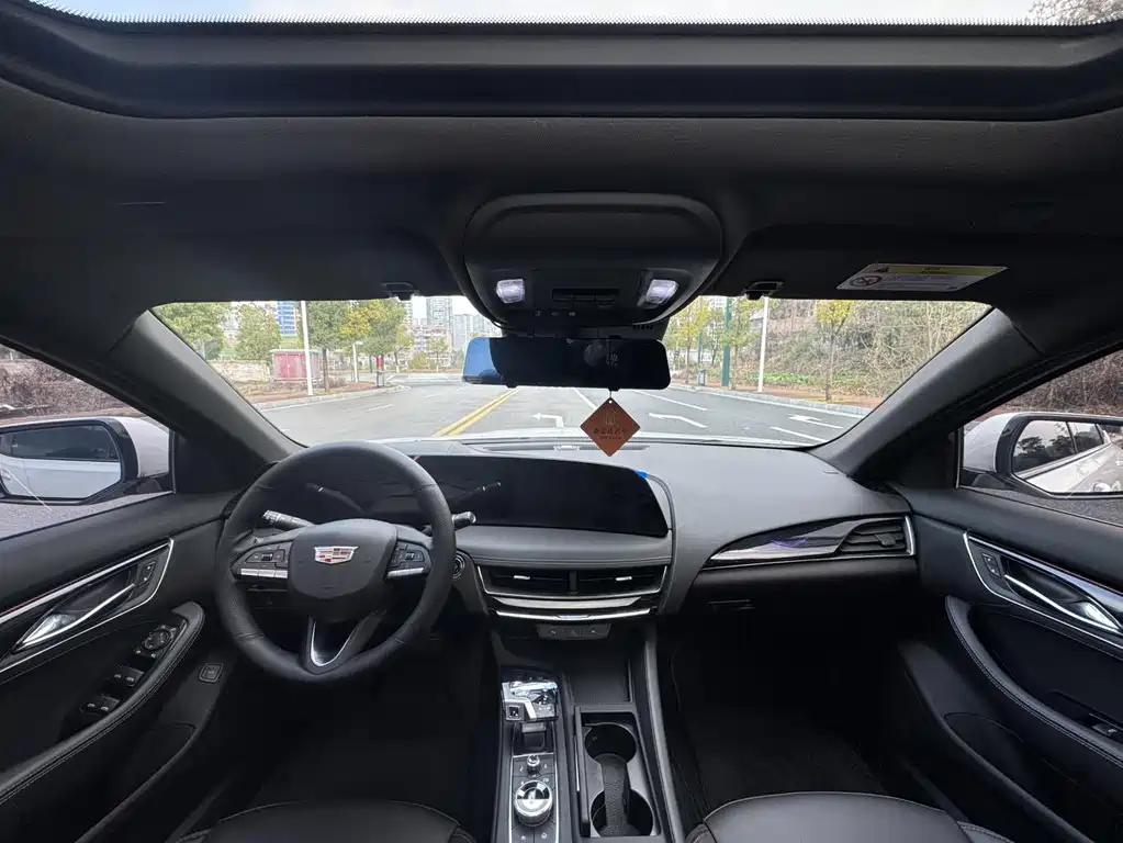 Cadillac CT5 — миниатюра 12