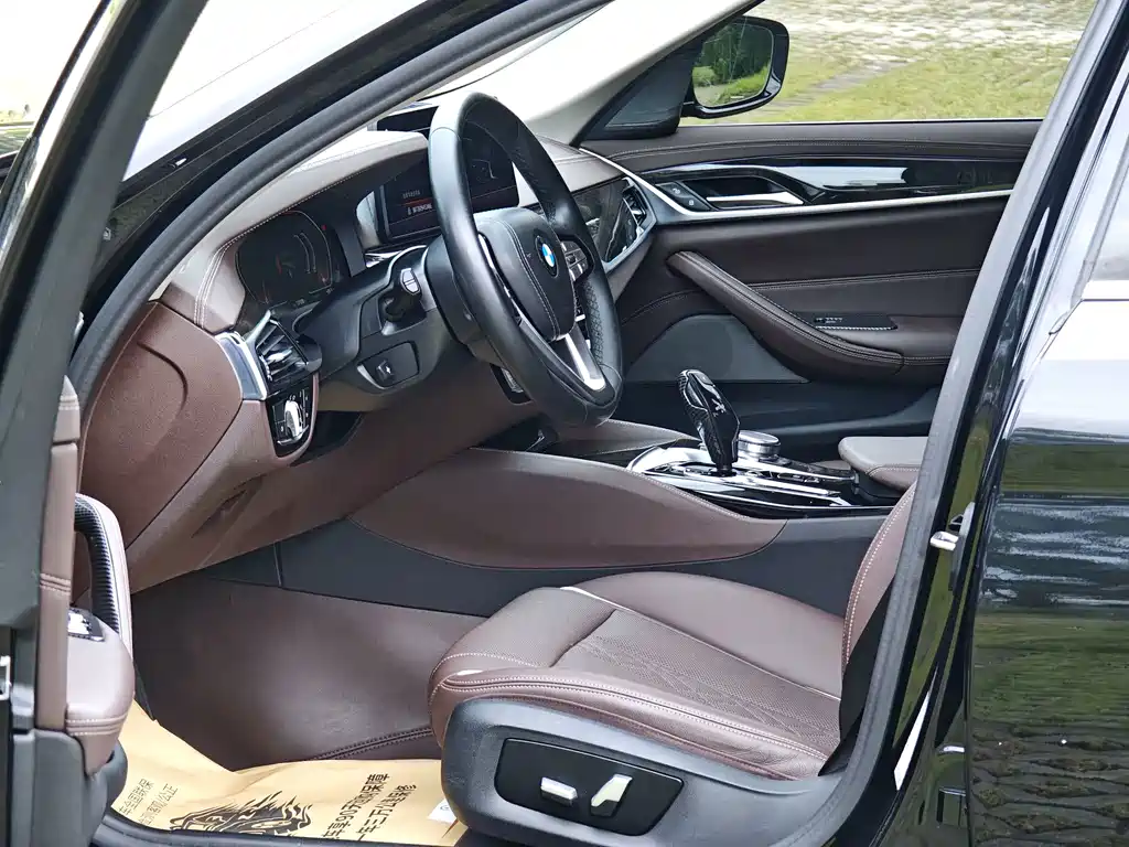 BMW 5 Series — миниатюра 19