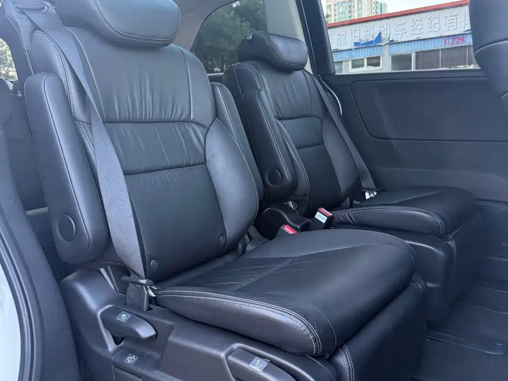 Honda Elysion — миниатюра 20
